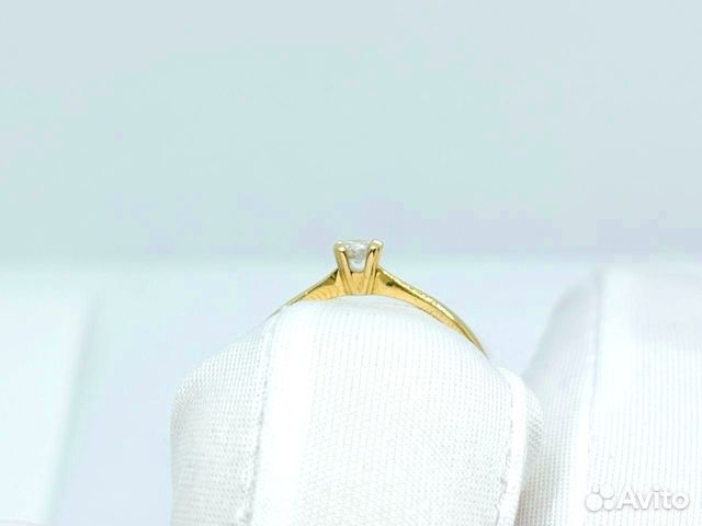 Золотое кольцо с камнем 17,5р