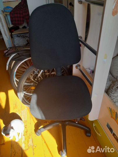 Компьютерное офисное кресло бу