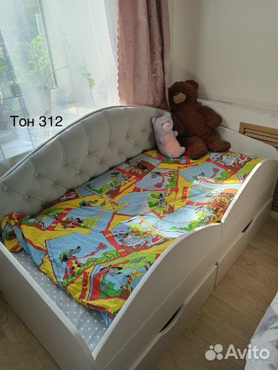 Кровать мягкой спинкой. Любые цвета