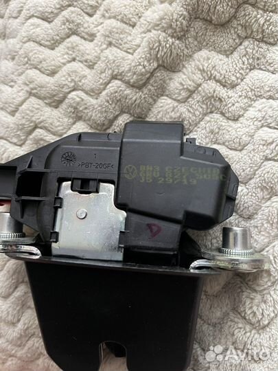 Замок багажника фольксваген оригинал