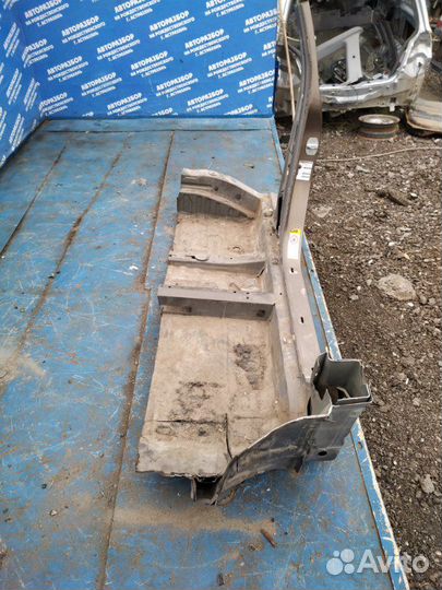 Левый порог со стойкой Toyota Avensis седан 2005