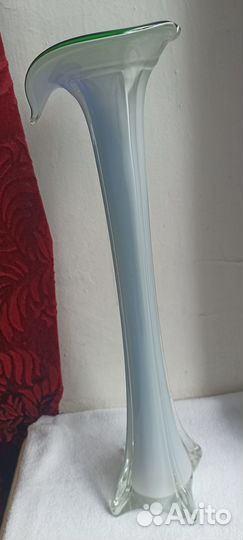 Высокая ваза. Берц. кала. Трехцветное стекло