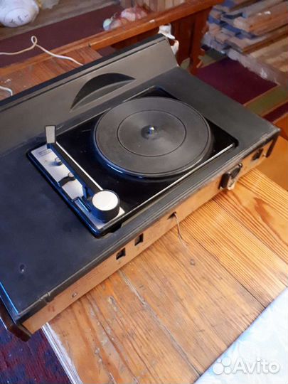 Проигрыватель с пластинками