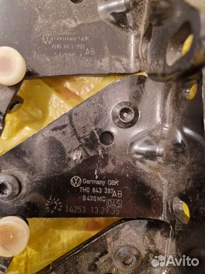 Направляющая ролика сдвижной двериVAG 7H0843397AB