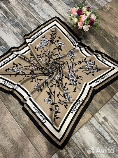 Шикарный шелковый платок шаль Dior темно-бежевый