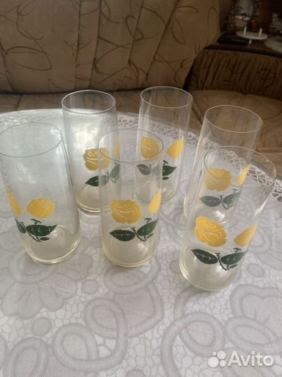 Стаканы и тарелки