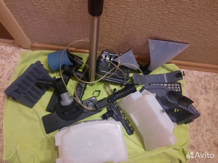 Моющий пылесос Bosch Serie 4 BWD41720