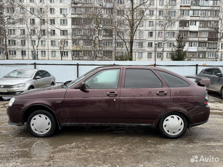 LADA Priora 1.6 МТ, 2010, битый, 200 000 км