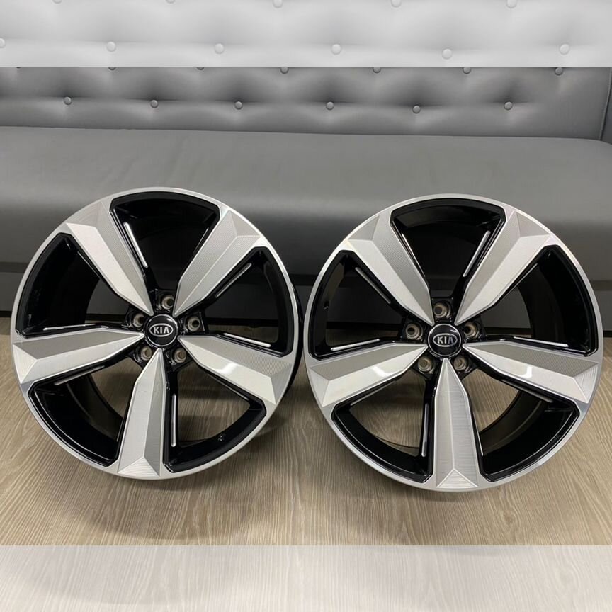 Литые диски Blitz 8×R18 5×114.3