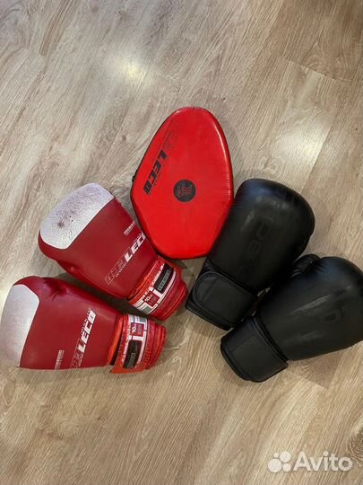 Лапа и перчатки