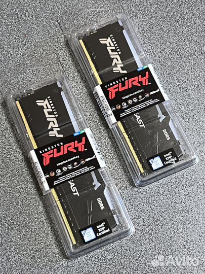 Память Kingston DDR5 32 Gb RGB новые