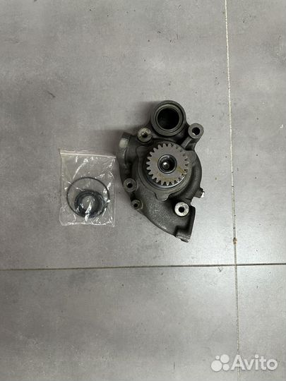 Насос водяной для volvo FL