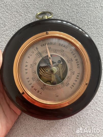 Барометр настенный