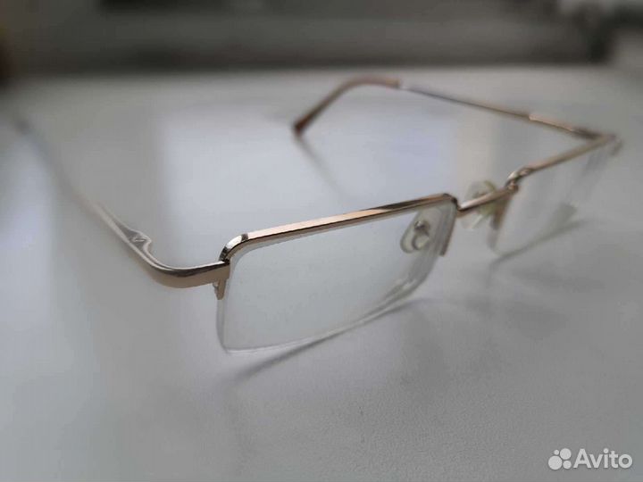 Очки с диоптриями - 2.5