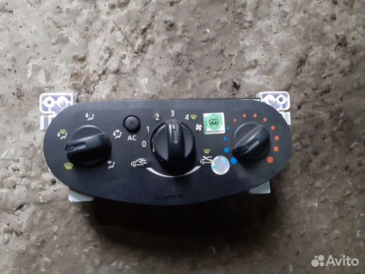 Блок управления кондиционером Рено Логан Renault