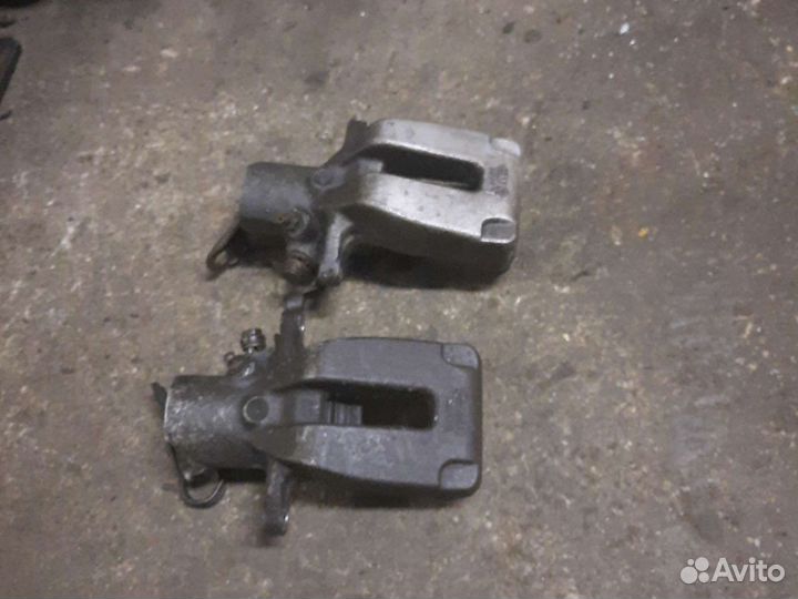 Суппорт задний audi а8 д2