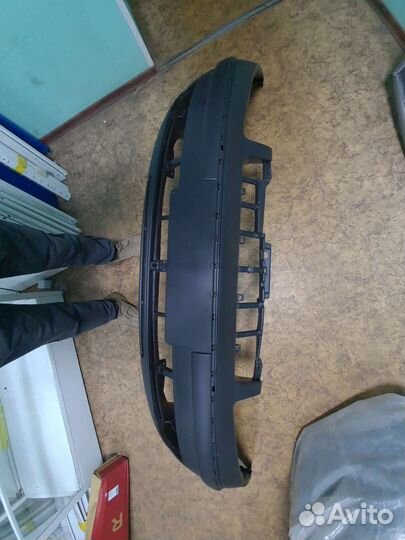 Передний бампер на Volkswagen Passat B5