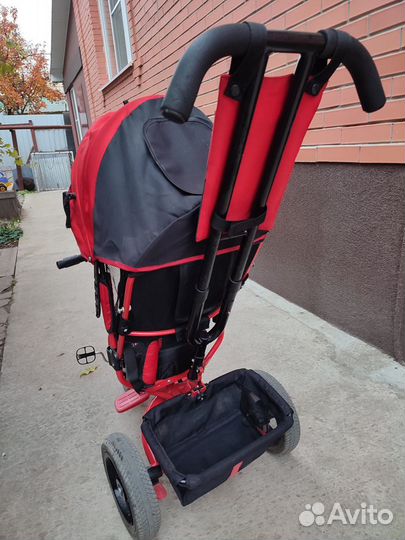 Детский велосипед с ручкой