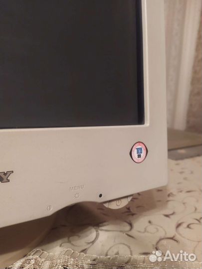 Монитор Sony Trinitron Multiscan E100