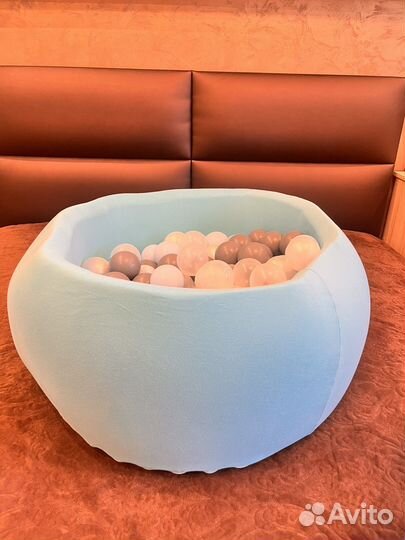 Сухой бассейн с шариками