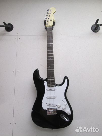 Электрогитара fender squier stratocaster