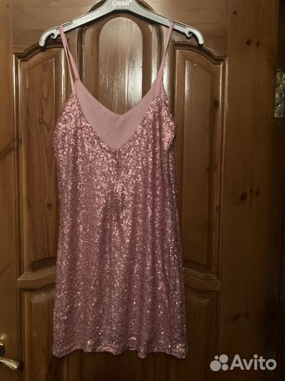 Платье в пайетках