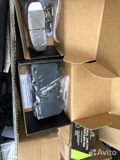 Тормозные колодки керамические TLC200