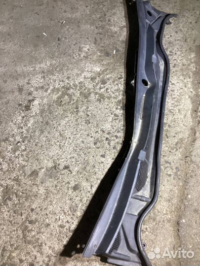 Дождевик Toyota Venza 2012 557810T011