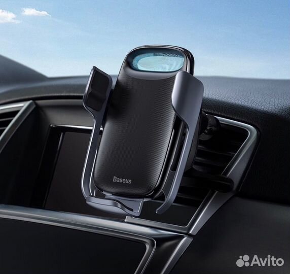 Держатель для телефона в машину