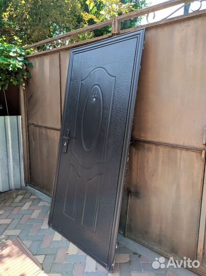 Дверь входная металлическая
