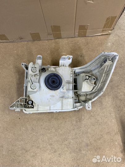 Фары на toyota land cruiser 70