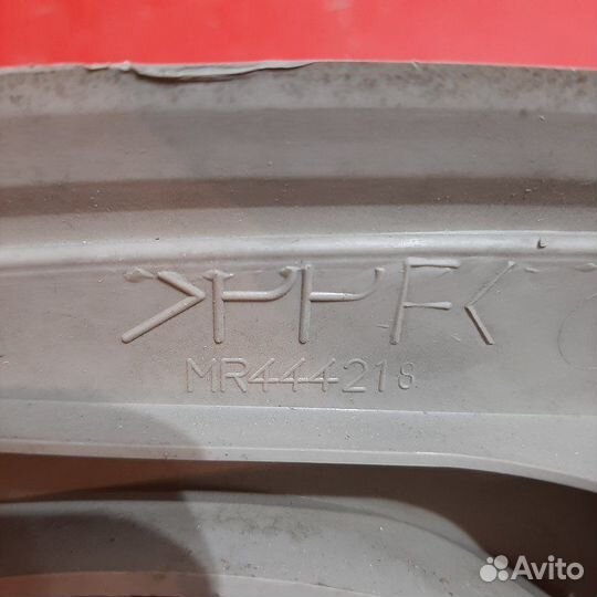 Накладка декоративная правая Mitsubishi Lancer 9