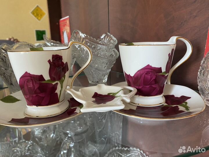 Чашки, кружки и чайные пары, мыльницы, конфетницы