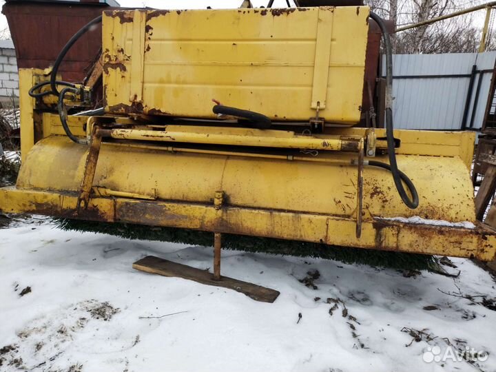 Щетка коммунальная