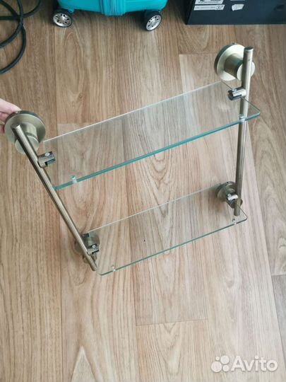 Полочка для ванной настенная