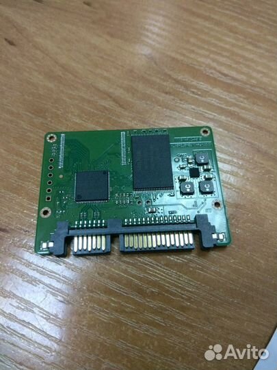 Встроенный жесткий диск sdsa6AM-008G-1006 Б/У