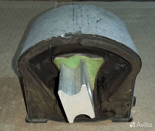 Подушка кпп Mercedes C-class