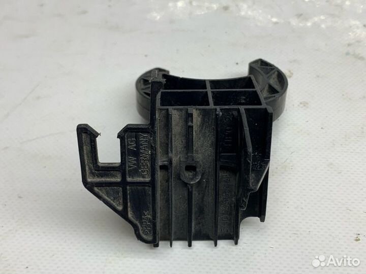 Кронштейн Volkswagen Tiguan 2.0 2008