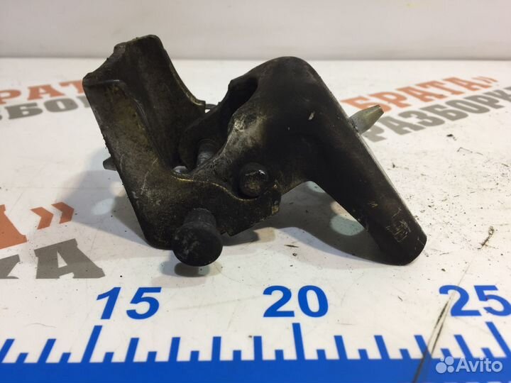 Пежо 407 Петля нижняя передней двери Прав