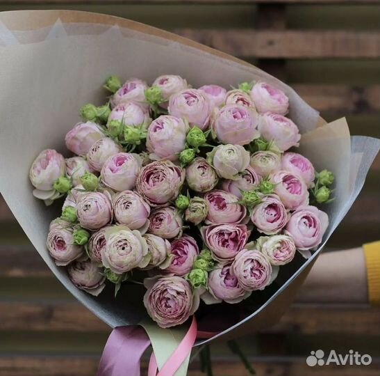 Пионовидная кустовая роза