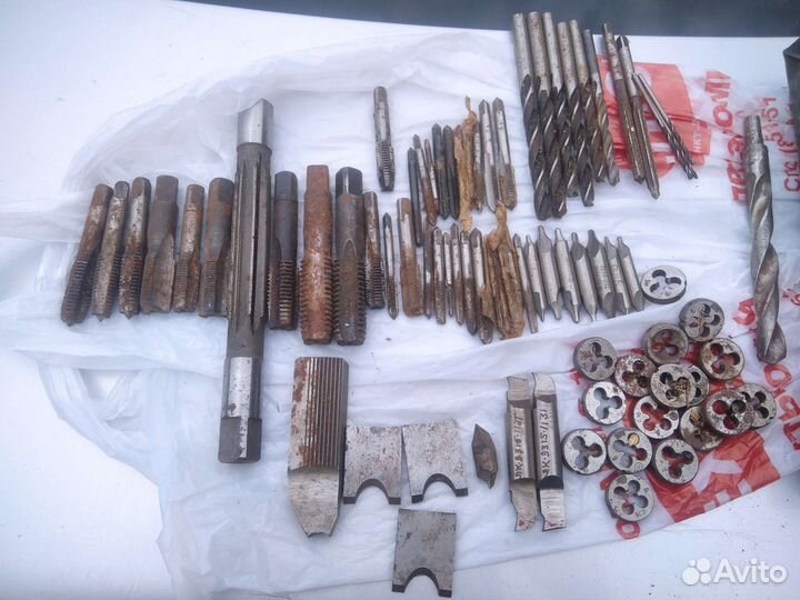 Сверла по металлу СССР, метчики, резцы, напильник