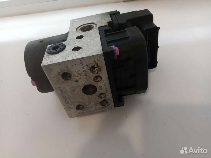 Блок ABS (44510-02050), Toyota Corolla 120 (04-06)