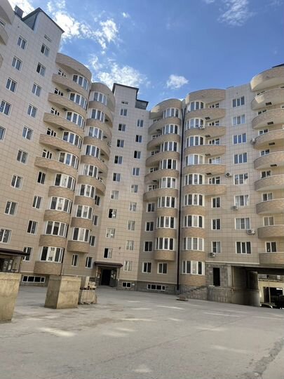 3-к. квартира, 100 м², 8/10 эт.