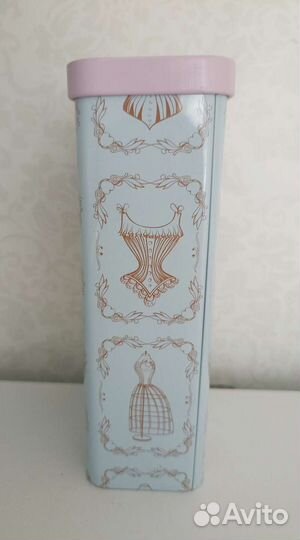 Коробка банка жестяная