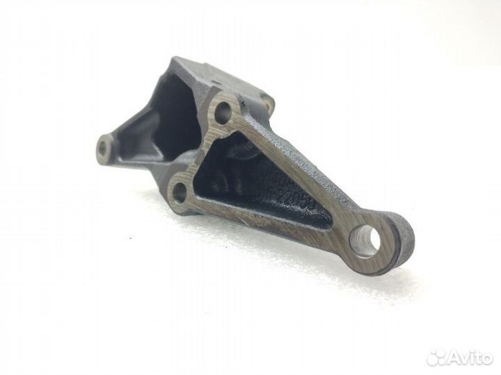 Кронштейн двигателя правый Toyota Wish ZNE10G 1.8