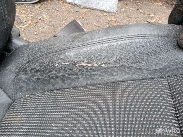 Комплект сидений Опель Астра J 2012 год универсал