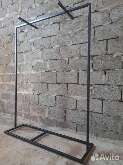 Вешалка для одежды напольная