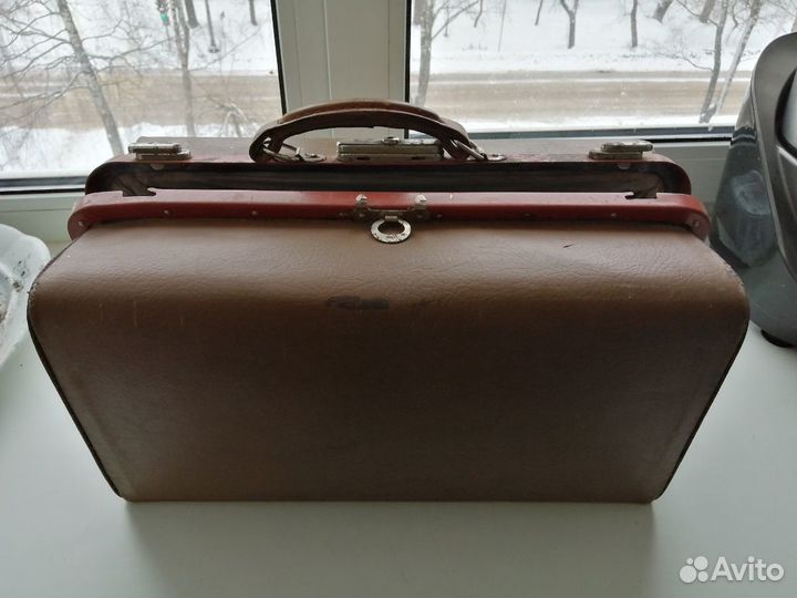 Чемодан, саквояж