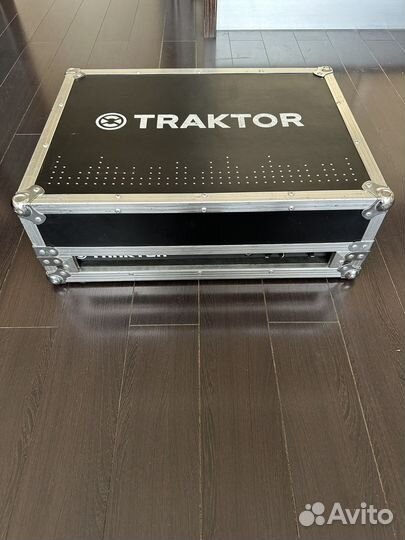 Traktor kontrol s4 mk1 с фирменным кейсом