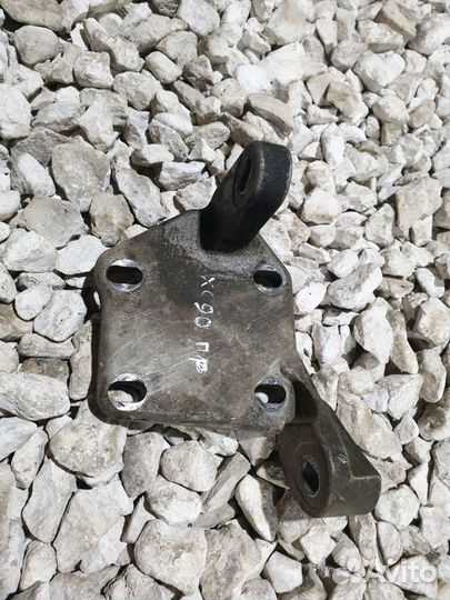 Кронштейн Volvo XC90 Вольво